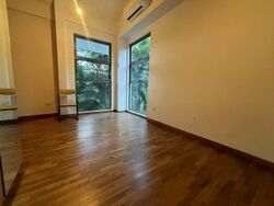 Sixth Avenue (D10), Terrace #549973991